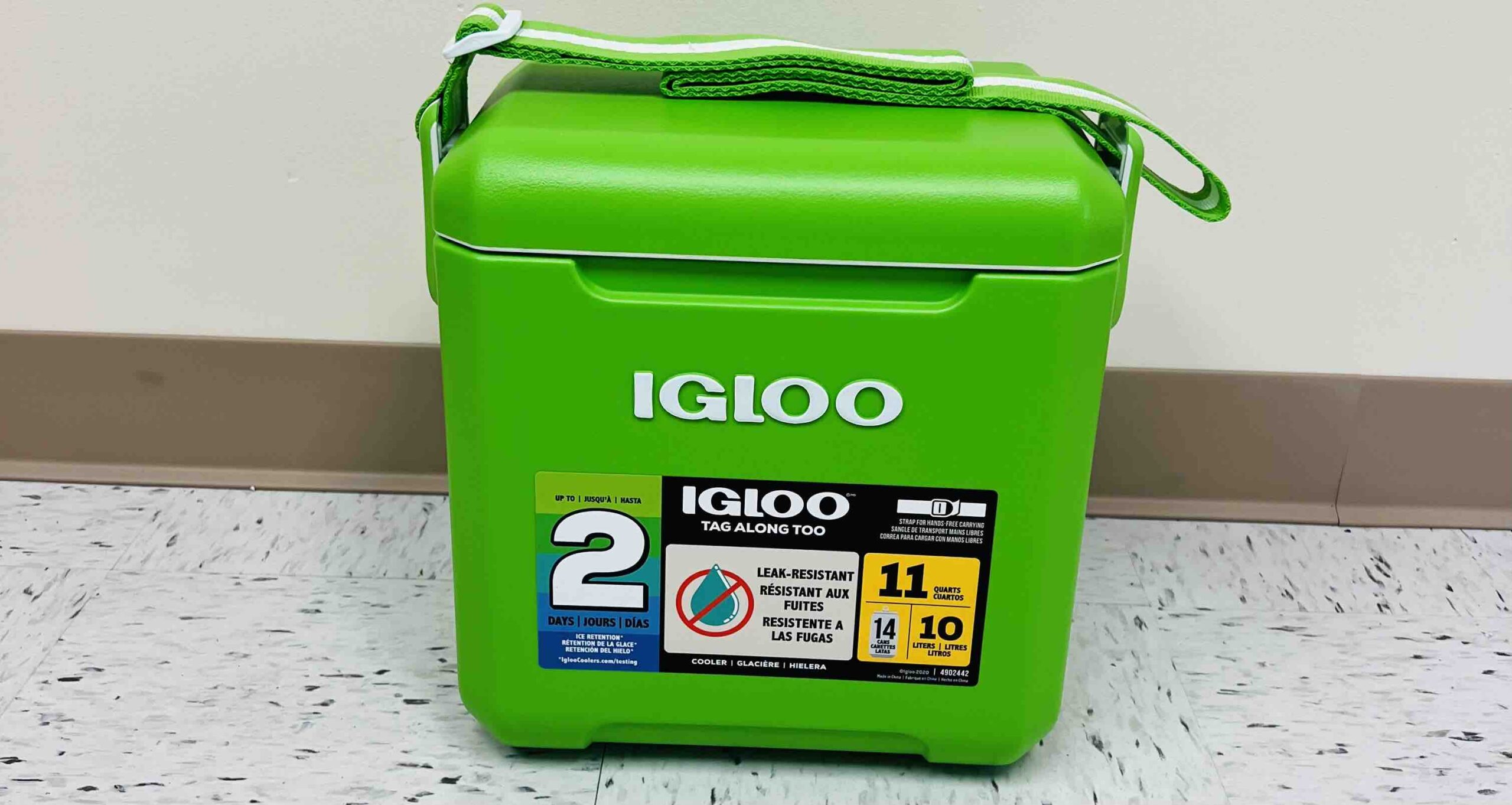 IGLOO Tag-Along-Too Green 11-Quart Tailgating Chest Cooler With Adjustable Strap And 2-Day Ice Retention