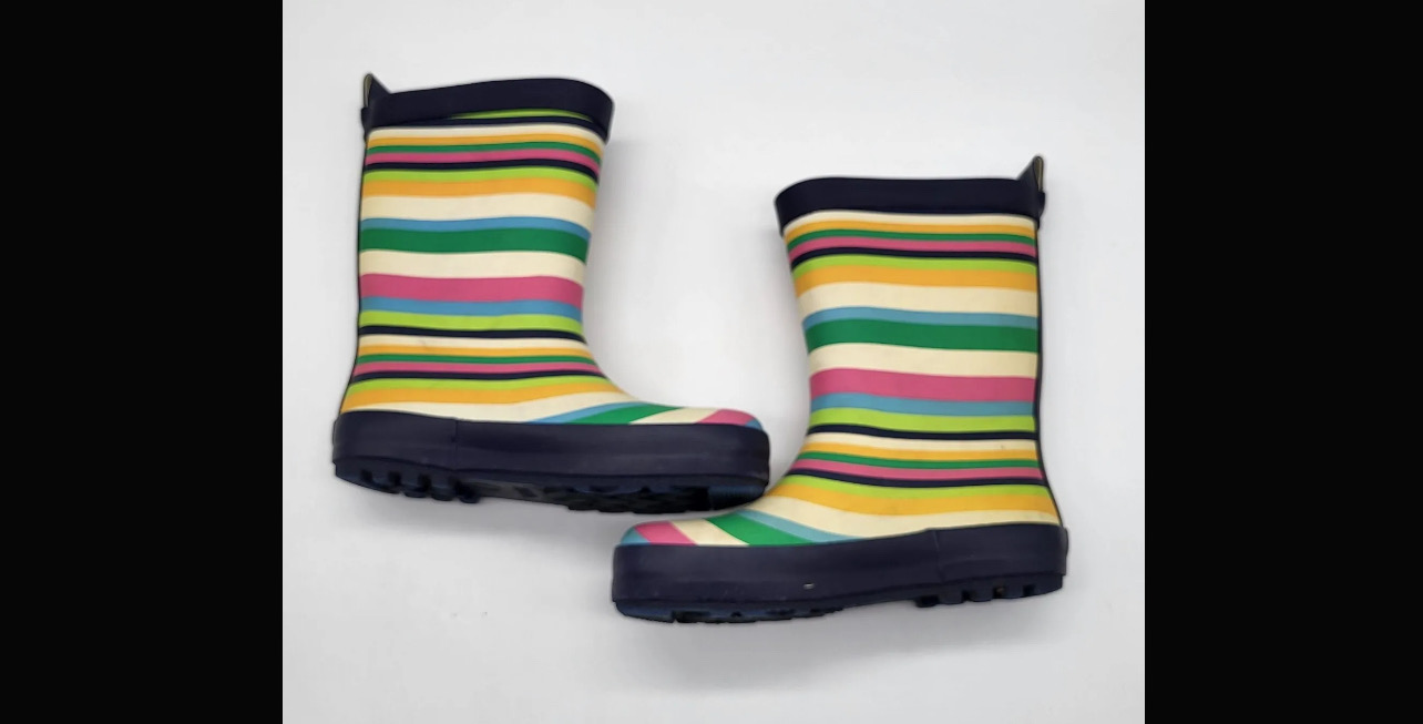 Sun Squad Girls Garden Rain Boot Footwear, Striped Multicolor Rainbow Pull-On, Kids Size: S 5/6